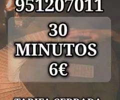 Descubre la Verdad con Nuestros Tarotistas Reales