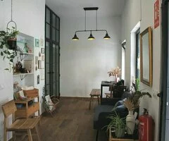 Espacio para artistas, decoradores corporales, artesanos y fisios - 2