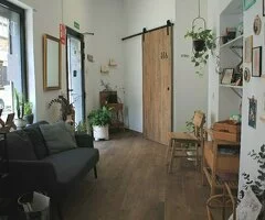 Espacio para artistas, decoradores corporales, artesanos y fisios - 3