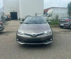 TOYOTA AURIS 2016