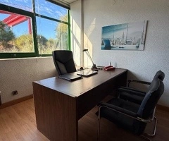 Una oficina que proyecta imagen profesional, en un entorno tranquilo, cómodo y seguro - 2