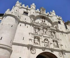 Masajes Especializados para Mujeres Adultas: Atención Profesional y Discreta