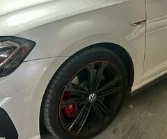 Volkswagen Golf GTI Performance - 3