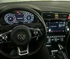 Volkswagen Golf GTI Performance - 4