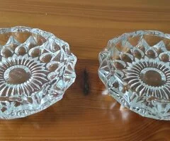 Dos ceniceros de cristal