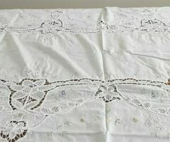 Manteleria blanca bordada - 9