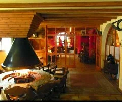 • Camarera/o de piso /Camarera/o para bar y comedor - 3