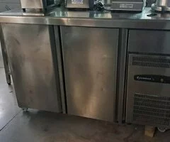 Frente Mostrador 1500 x 600 mm CORECO con Ruedas - 2