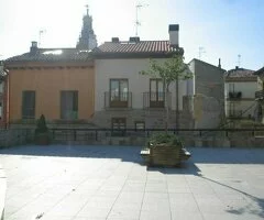 PARCELA EN EL CENTRO DE OYÓN DE 45M2 - 2