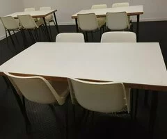 se venden sillas y mesas de comedor