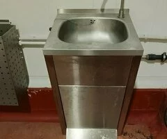 se vende lavabo de sala en acero inox con grifo y calentador