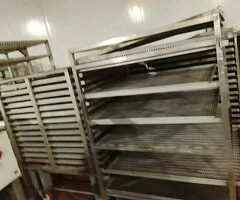 se venden carros de acero inox con bandejas