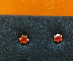 Dos pares de pendientes