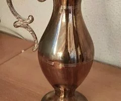 Jarra metálica plateada