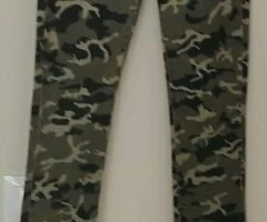 Pantalon denim camuflaje