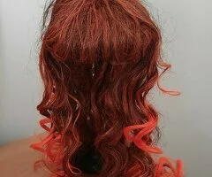 Peluca sintética color naranja