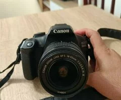 Kit completo de cámara Canon EOS 2000D con accesorios. - 4