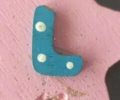 Varita madera artesanal con letra "L" - 7