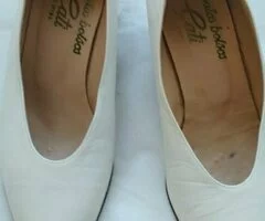 Zapatos blancos clásicos - 2