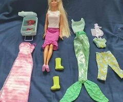 Barbie original y accesorios varios