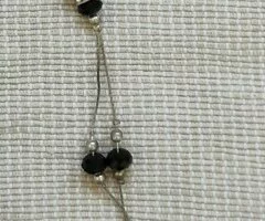 Colgante cuentas negras y plateadas