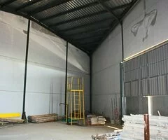 NAVE INDUSTRIAL CON PATIO CERRADO EN ALDEA QUINTANA - 4