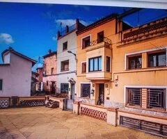 CASA 3 PISOS SE ACEPTARIA OTRA PROPIEDAD A DESCONTAR DEL PRECIO TOTAL