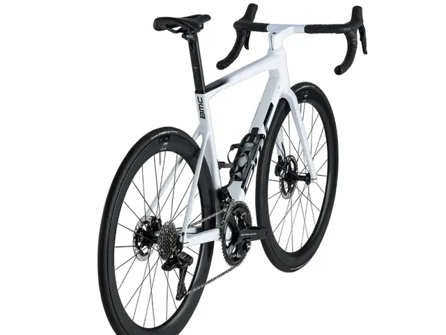 2024 BMC Teammachine SLR 01 TWO Road Bike - 3/3