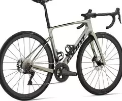 2024 Giant Defy Advanced SL 1 Road Bike ( PIENARBIKESHOP ) - 2
