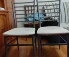 2  SILLAS  DE  HIERRO  TAPIZADAS 15  €