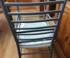 2  SILLAS  DE  HIERRO  TAPIZADAS 15  € - 7