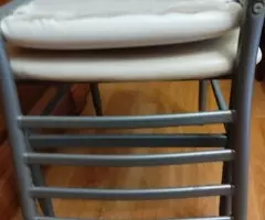 2  SILLAS  DE  HIERRO  TAPIZADAS 15  € - 10