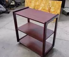 Carrito auxiliar de estética con estantes