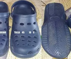 ZUECOS  TIPO  CROCKS  TALLA 45  10  EUROS - 2