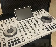 Pioneers XDJ-RR All-In-One DJ Controller/ Denon DJ Prime 4 White Edition - 2