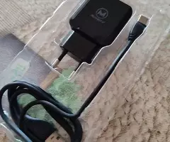 CARGADOR DE MÓVIL TIPO C 10 € - 6