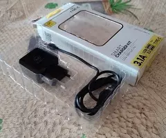 CARGADOR DE MÓVIL TIPO C 10 € - 8