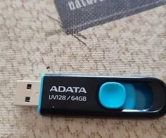 PENDRIVE  ADATA  64  GB  6  € - 6