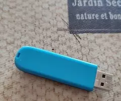 PENDRIVE  ADATA  64  GB  6  € - 8