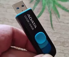 PENDRIVE  ADATA  64  GB  6  € - 10