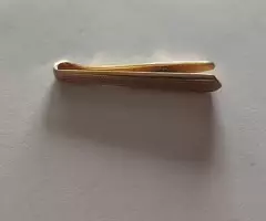 PASADOR  DE  CORBATA  10  € - 8