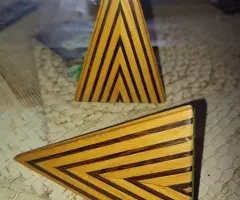 PIRÁMIDES  DECORATIVAS  10  € - 5