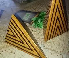 PIRÁMIDES  DECORATIVAS  10  € - 7