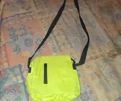 BANDOLERA PEQUEÑA COLOR LIMA 5 € - 6