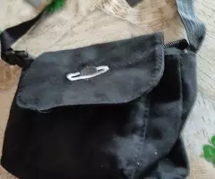BOLSO  PEQUEÑO  NEGRO  5  € - 5