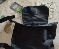 BOLSO  PEQUEÑO  NEGRO  5  € - 9