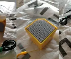 ALTAVOZ  AMARILLO  DE  MICROSOFT  5  € - 9