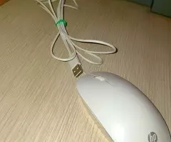 RATÓN  BLANCO  HP  Y  RATÓN  NEGRO  LOGITECH  8  € - 7