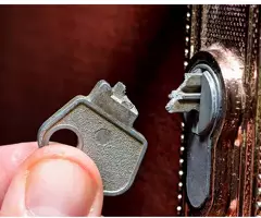 CERRAJERO EN NAVACERRADA