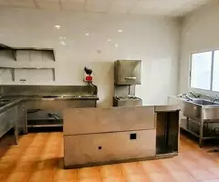 Alquiler local 700 m2 centro Los Montesinos - 9